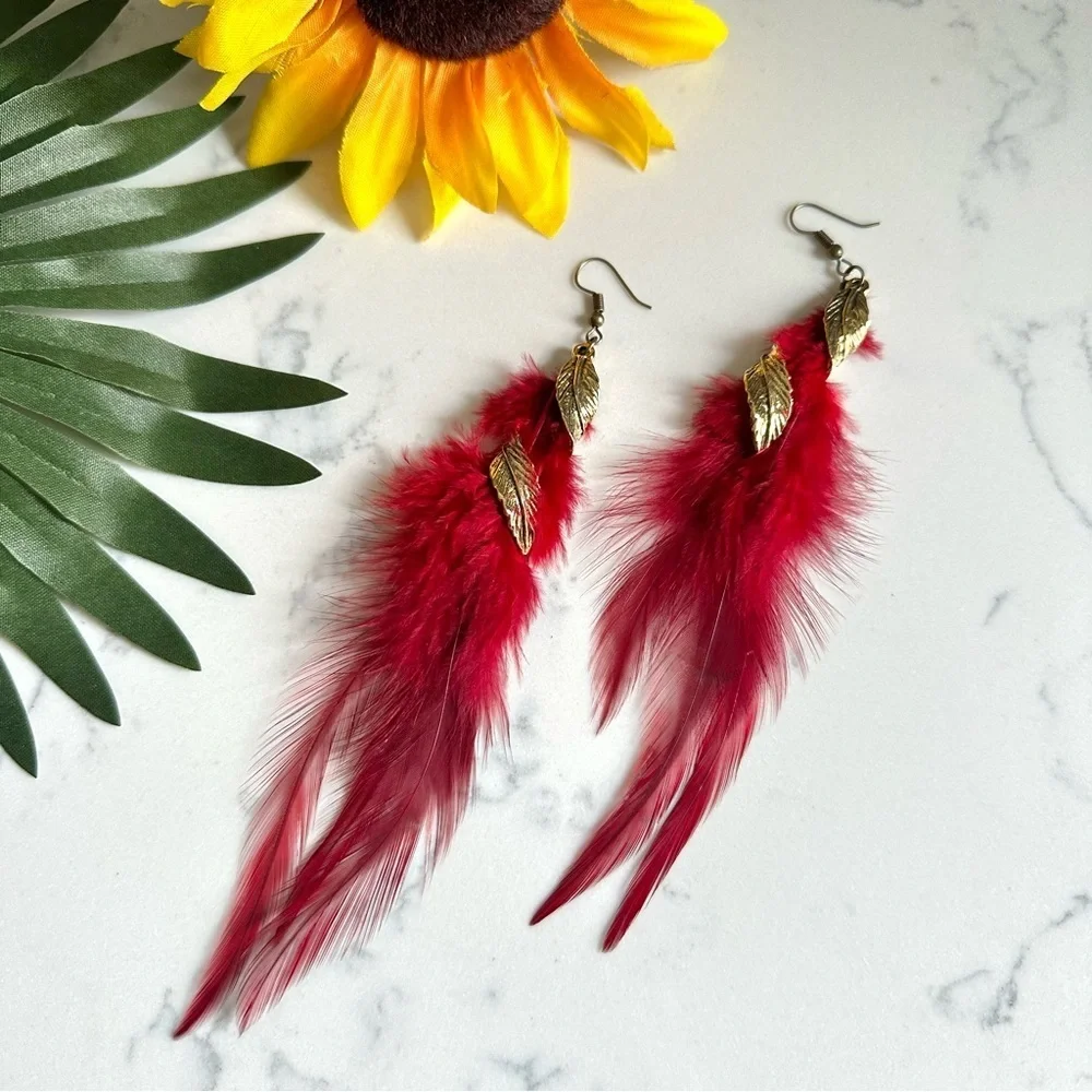 2/$30🌵 Dark Red Feather Earrings Antiqued Gold Twist Dangle Bohemian Hippie NEW